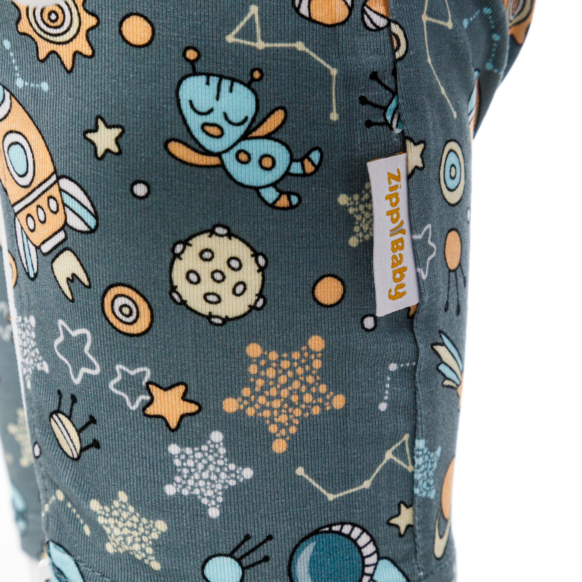 Imprimeu detaliat cu astronauți și planete pe body-ul pentru bebeluși.