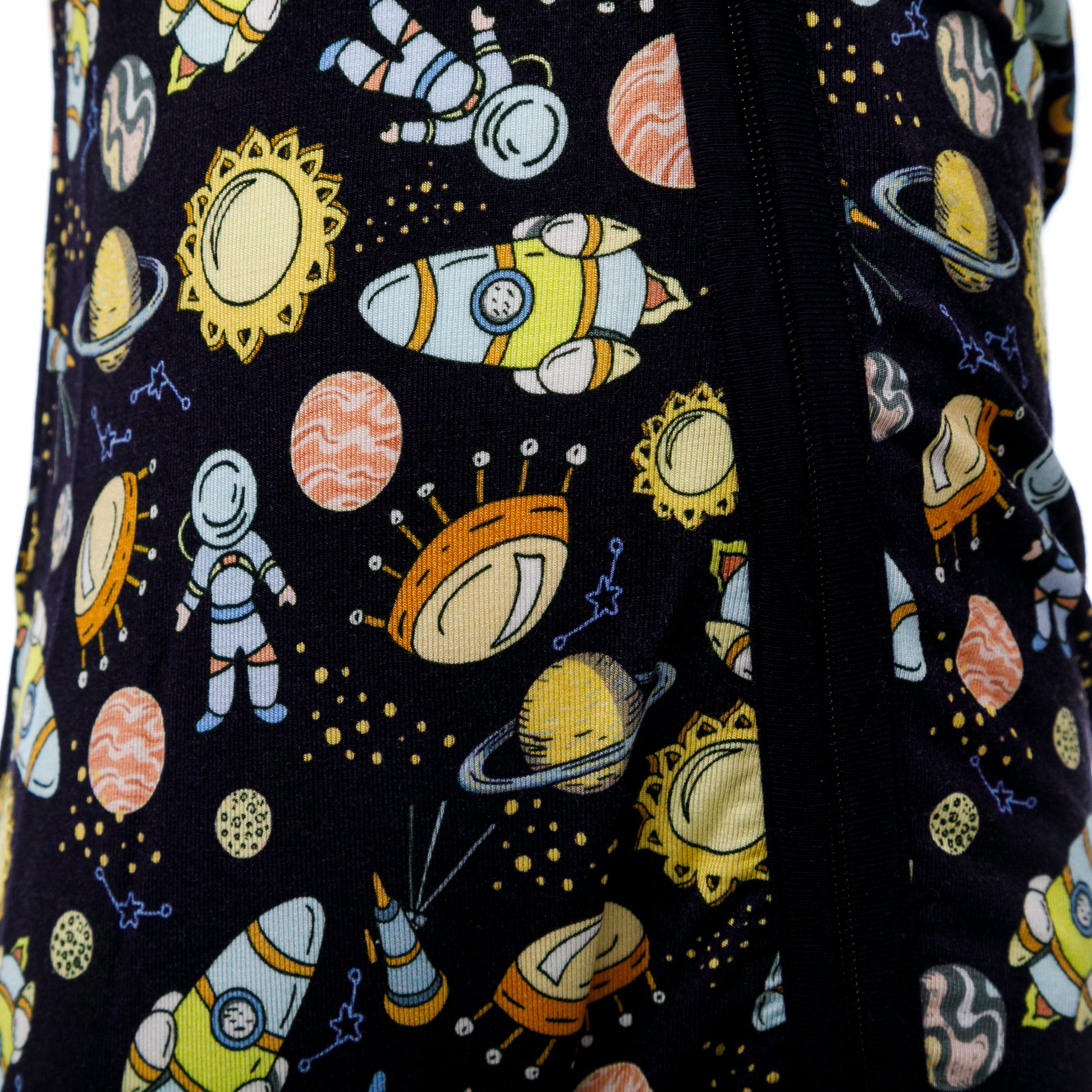  Imprimeu detaliat cu planete și astronauți pe body-ul pentru bebeluși.